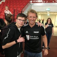SNNIEKERBOYYY2000